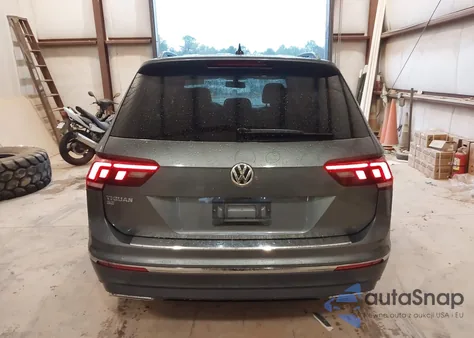 2021 Volkswagen Tiguan 2.0T Se/2.0T Se R-Line Black/2.0T Sel z USA, uszkodzony, nr VIN 3VV3B7AX1MM106067